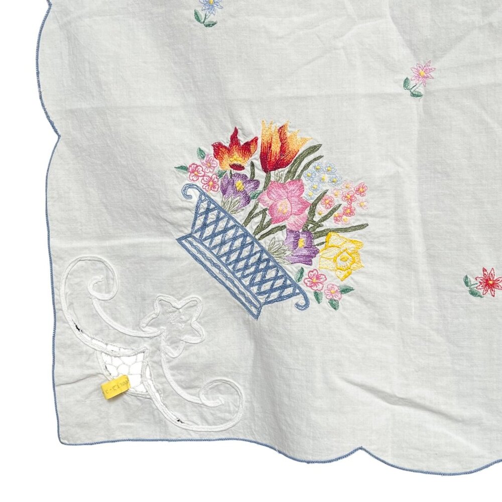 Embroidered White Tablecloth Floral Baskets & Cutwork Design Rectangular 98X66
